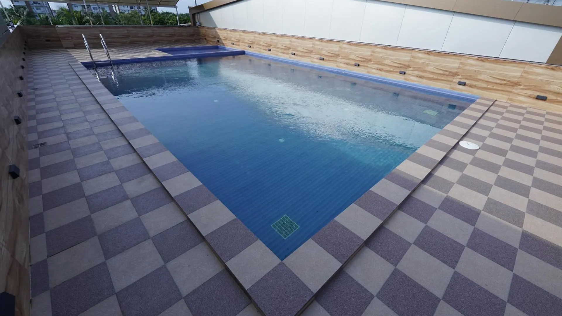 Guruvāyūr Hotel Newline Orchid 4*,  הודו